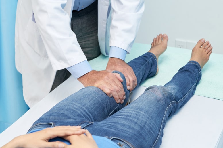 Тендинит коленного сустава: дорогостоящего лечения можно избежать